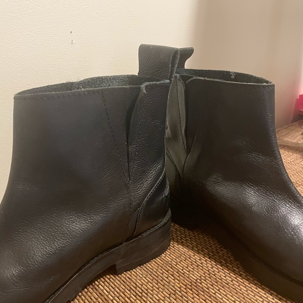 Black booties - Picture 2 of 3